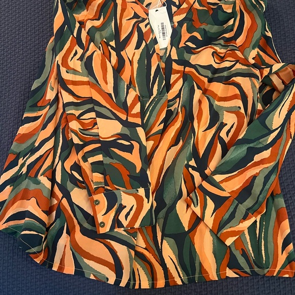 Vibrant Multicolor Women's Top NWT - Picture 2 of 3